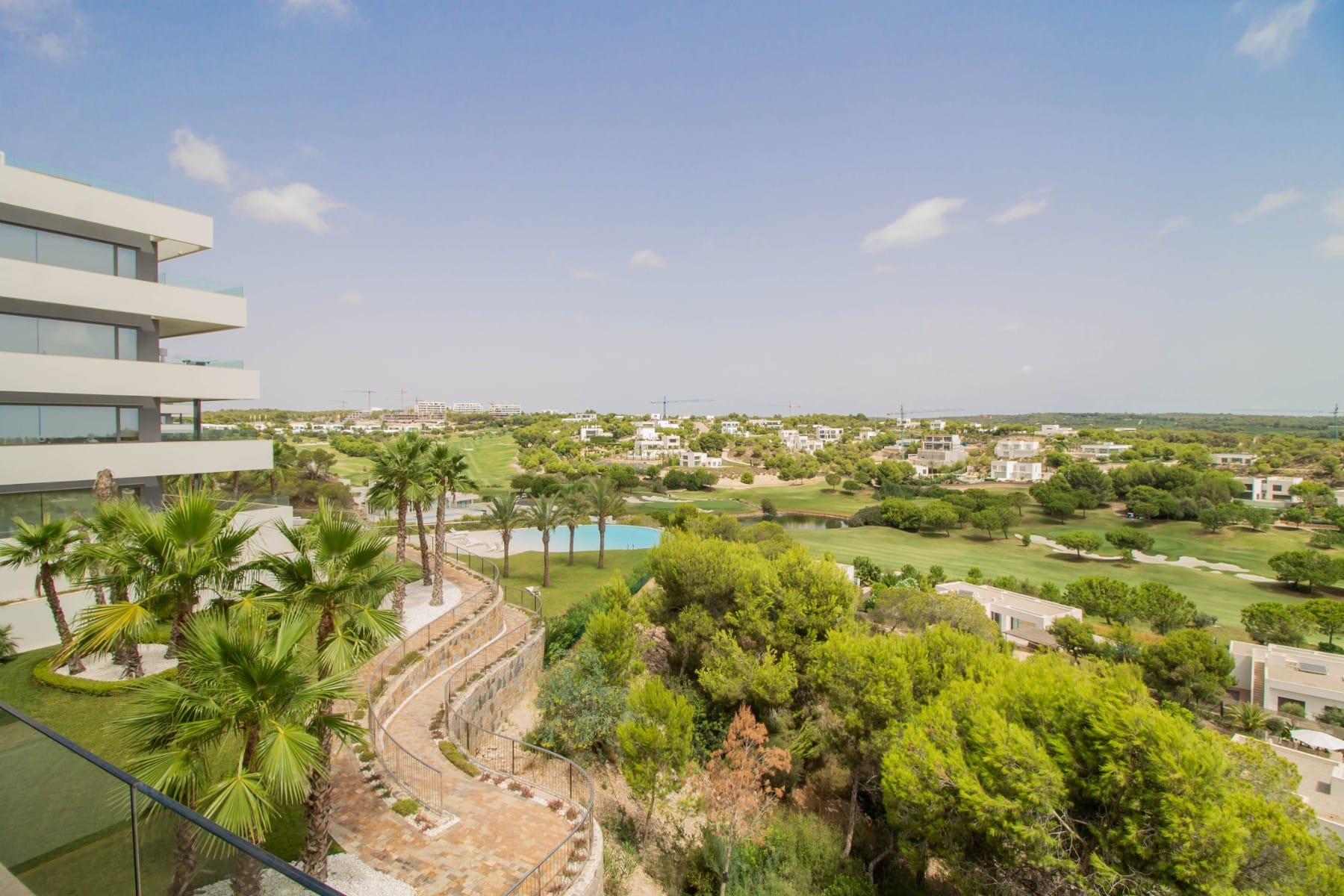Venta. Apartment en Las Colinas Golf Resort