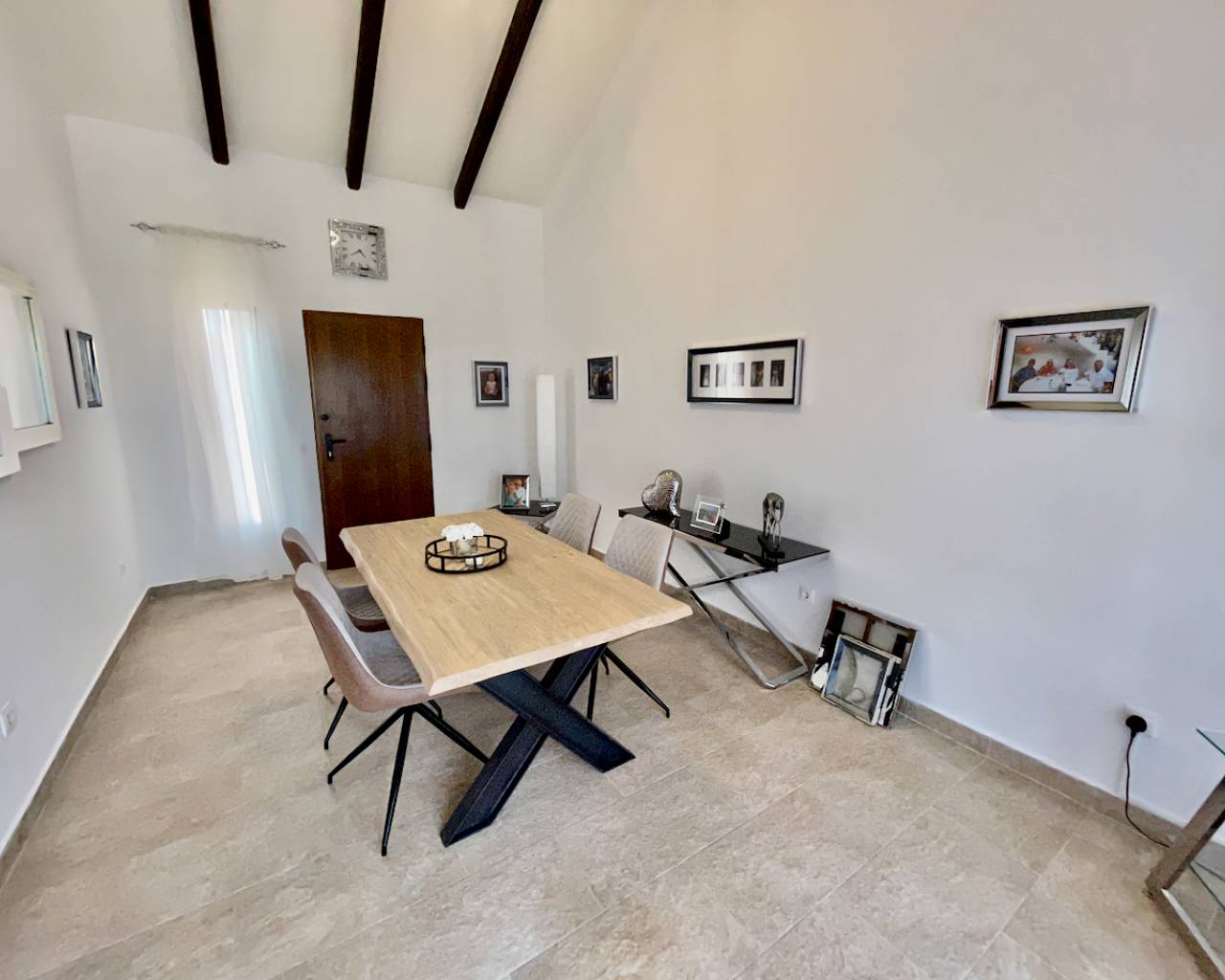 Venta. Villa en Algorfa