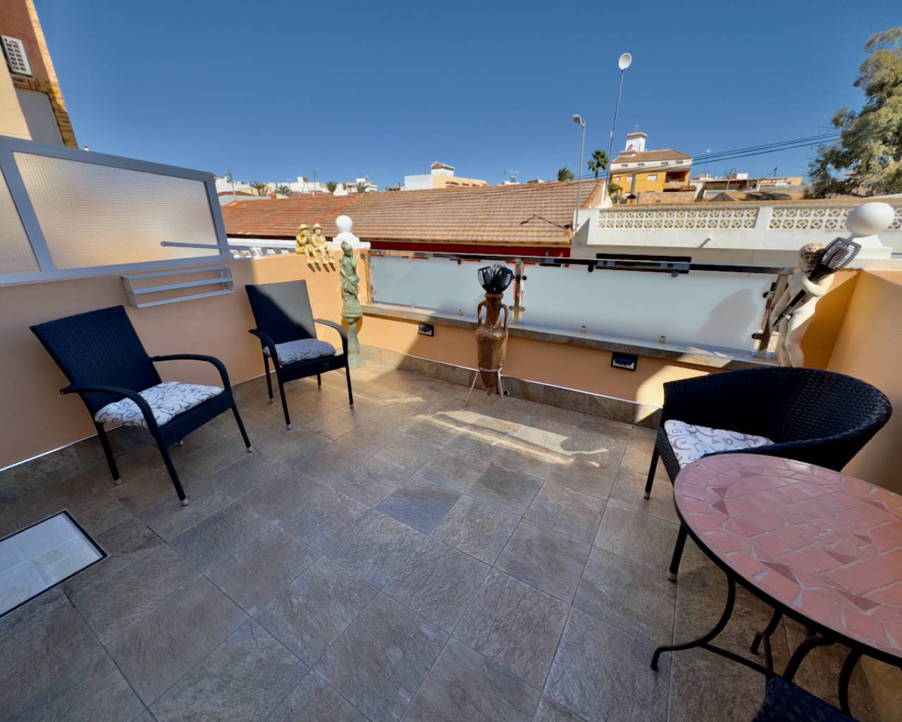 Venta. Villa en Los Montesinos