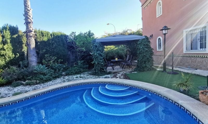 Venta. Villa en Orihuela Costa