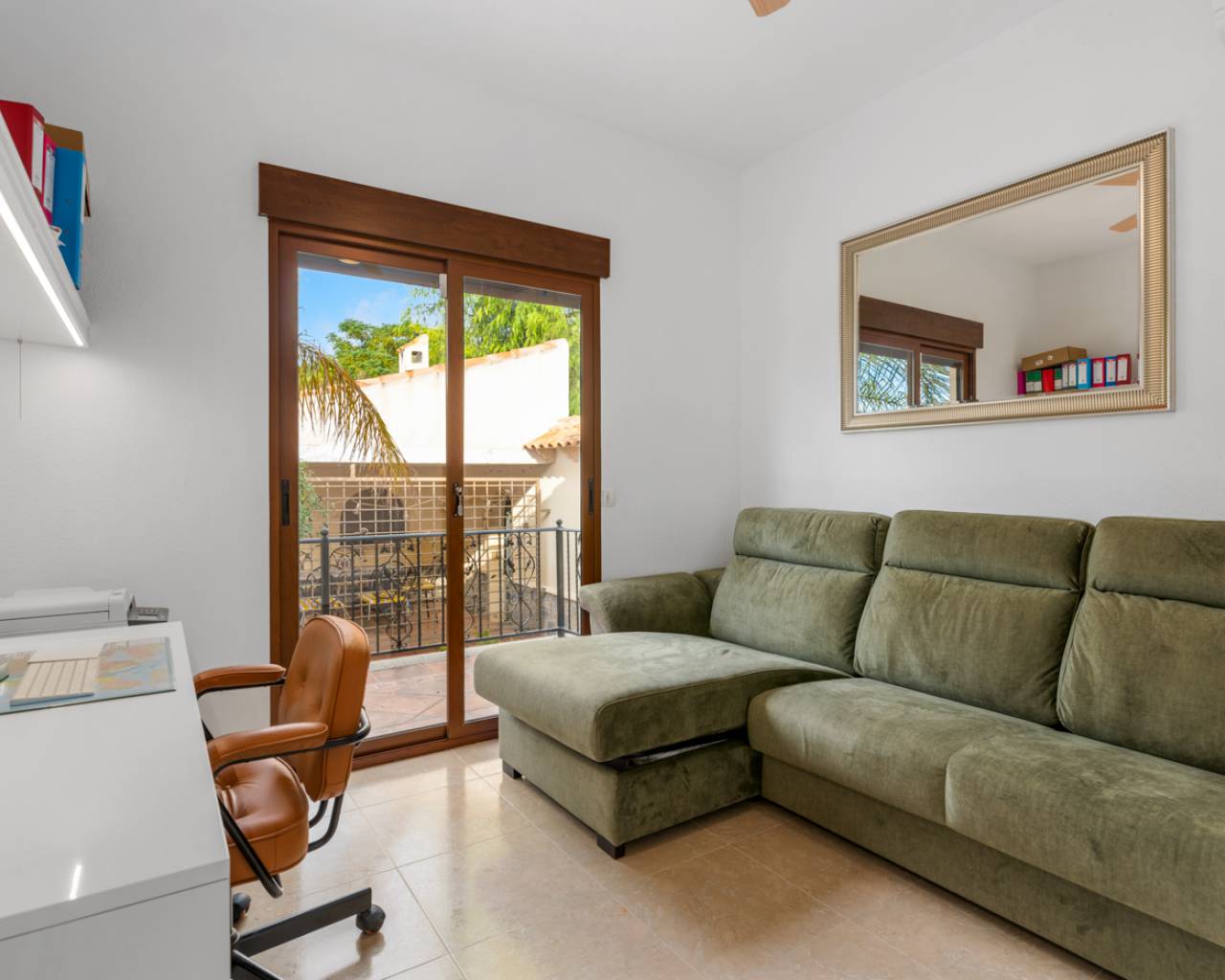 Venta. Villa en Daya Vieja