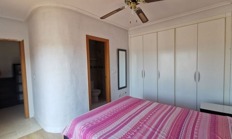Venta. Villa en Algorfa