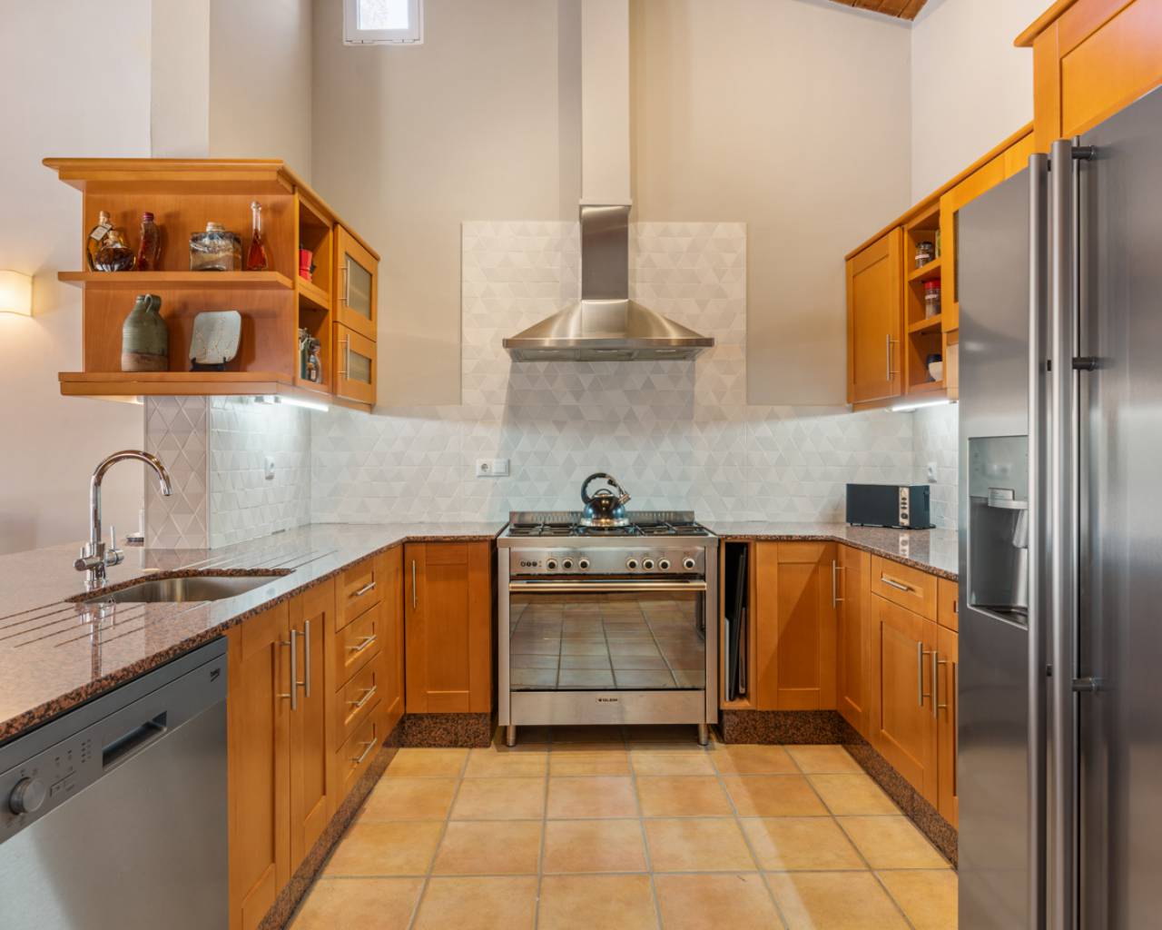 Venta. Villa en Catral