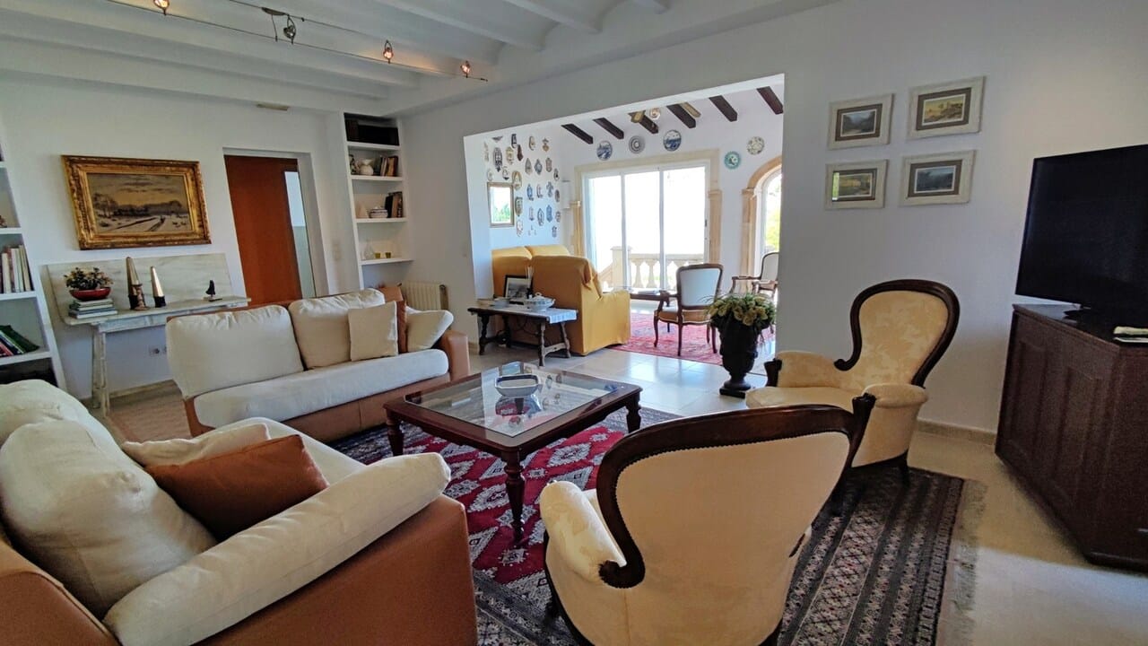 Venta. Villa en Denia