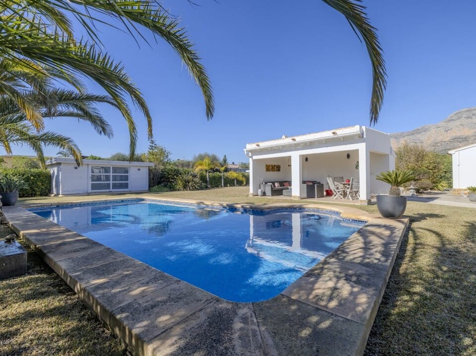 Verkoop. Villa in Javea