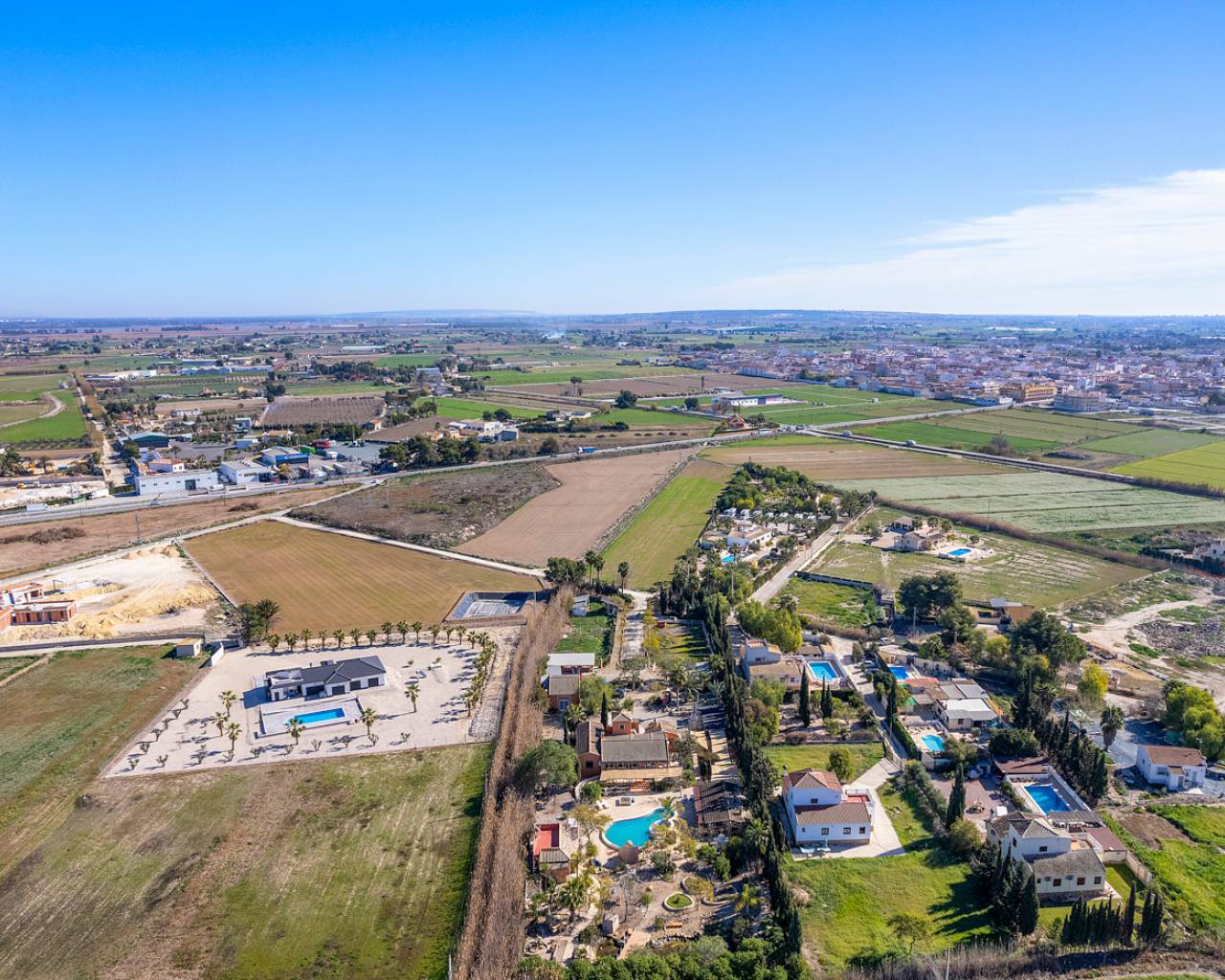 Venta. Villa en Catral