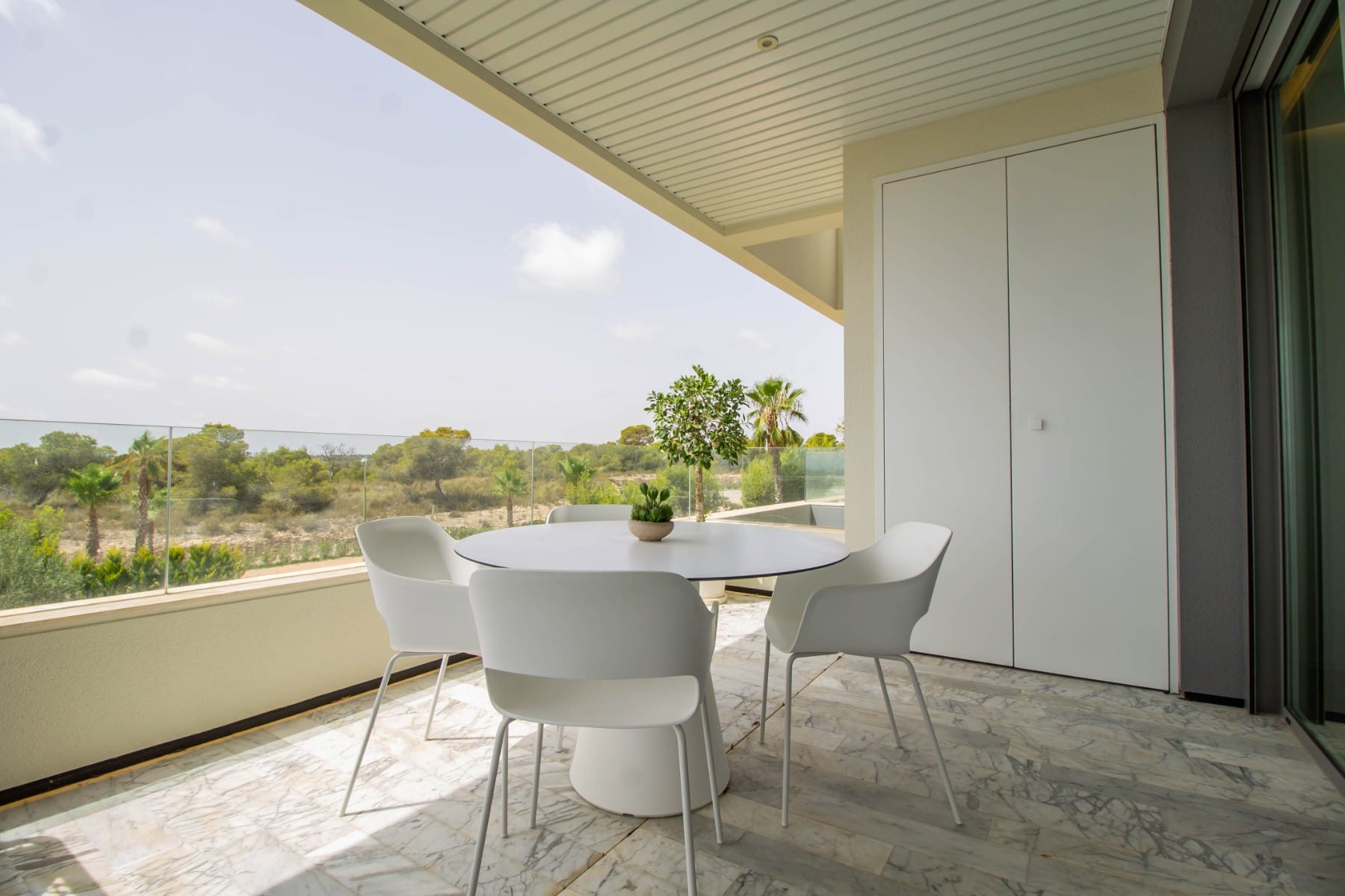 Venta. Apartment en Las Colinas Golf Resort