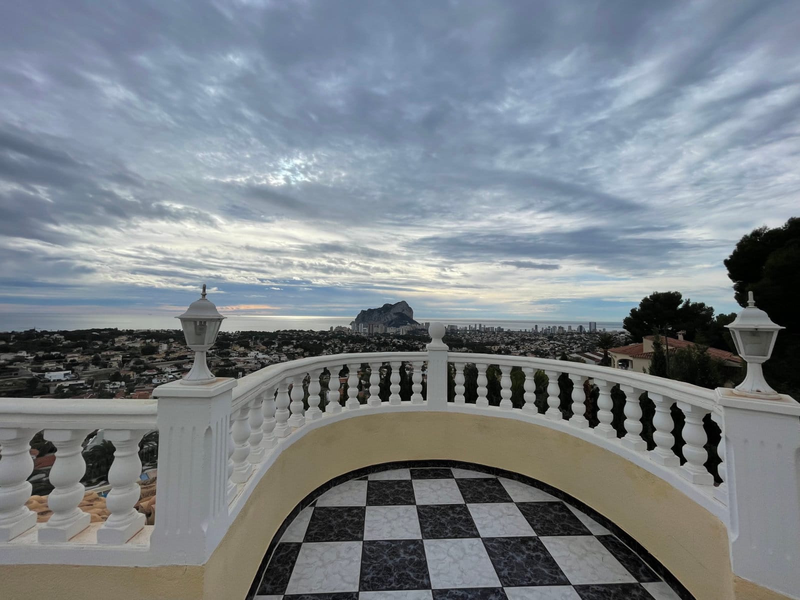 Villa de lujo con vista al mar en venta en Calpe