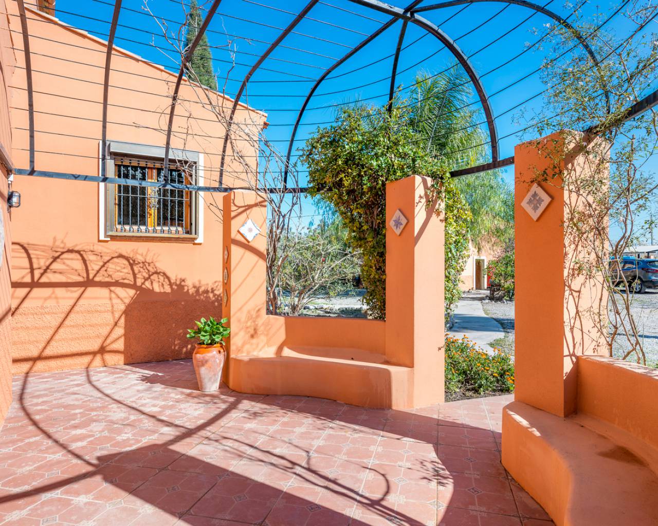Venta. Villa en Catral