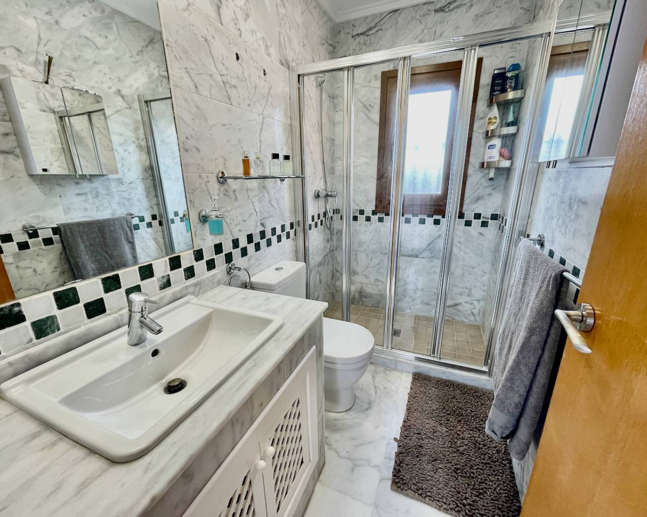 Venta. Villa en Algorfa
