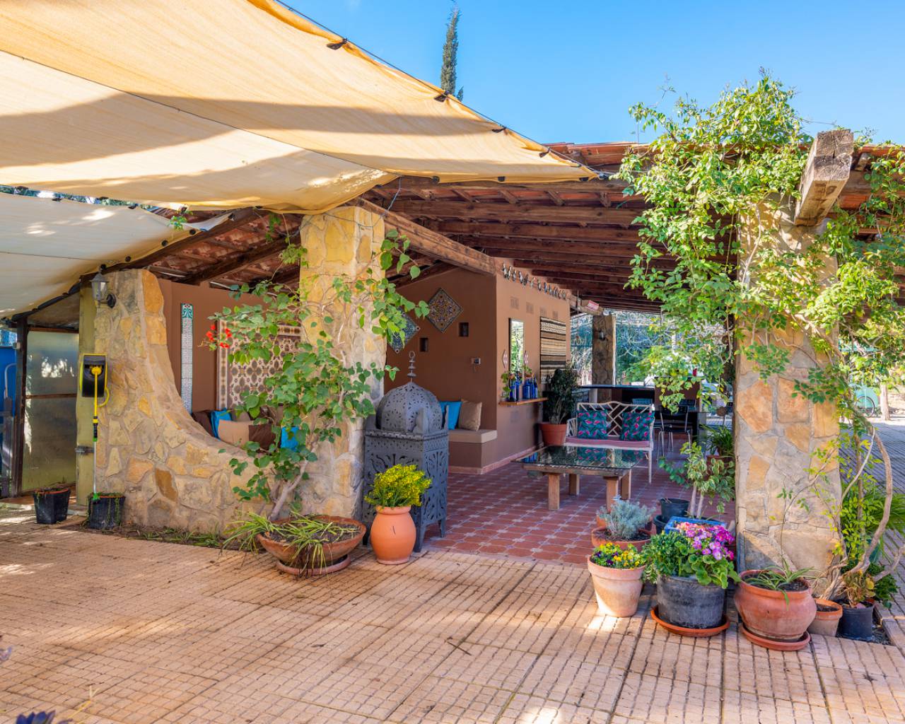 Venta. Villa en Catral