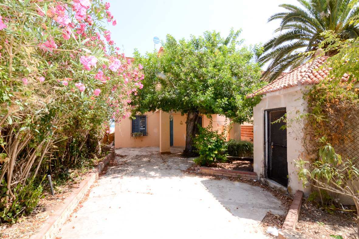 Villa on 1st line of beach in les Marines, in Dénia.