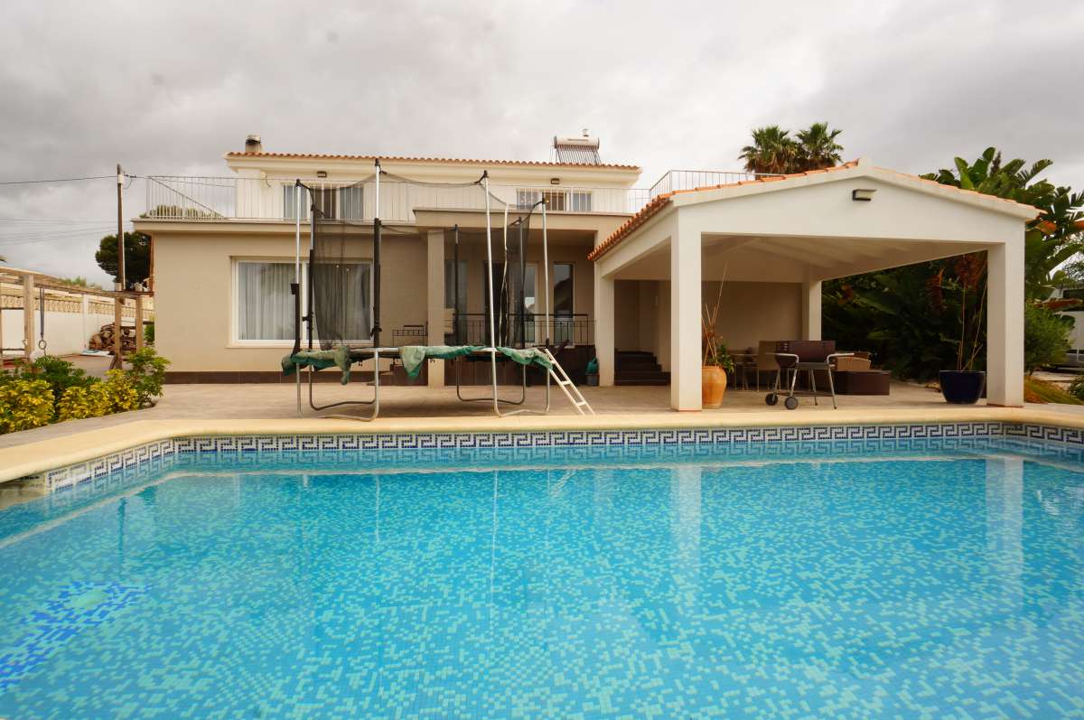 Venta. Villa en Calpe