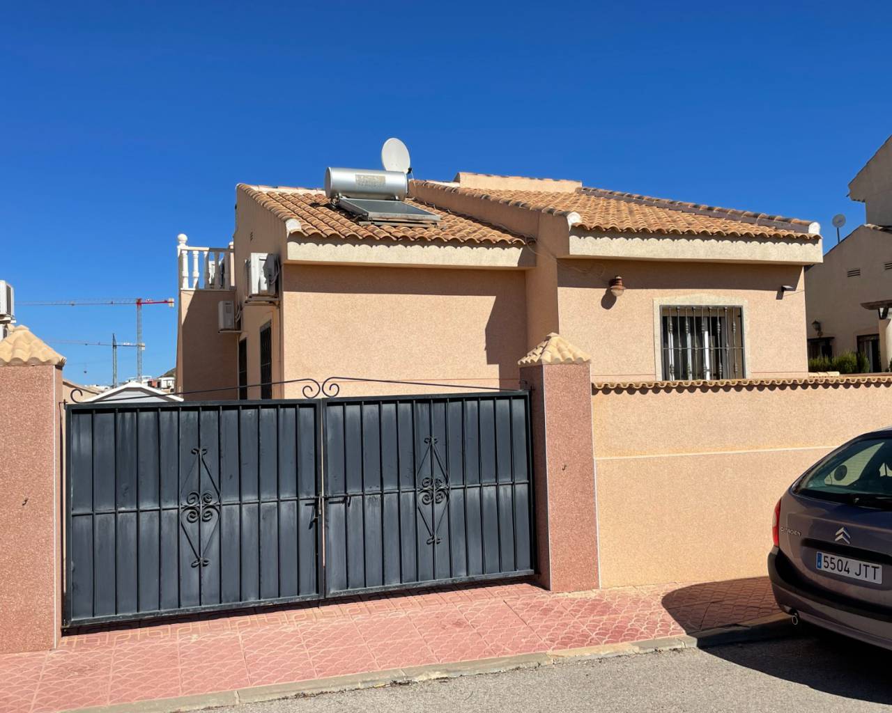 For Sale. Villa in Benimar
