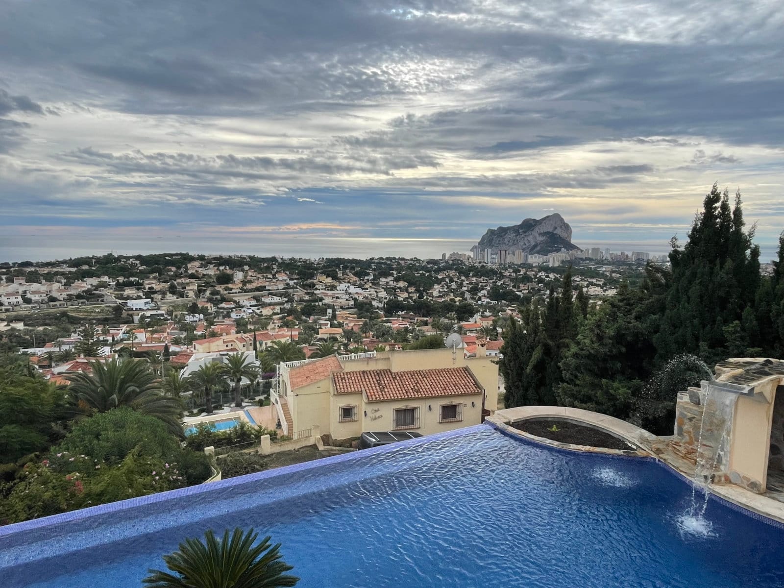 Villa de lujo con vista al mar en venta en Calpe