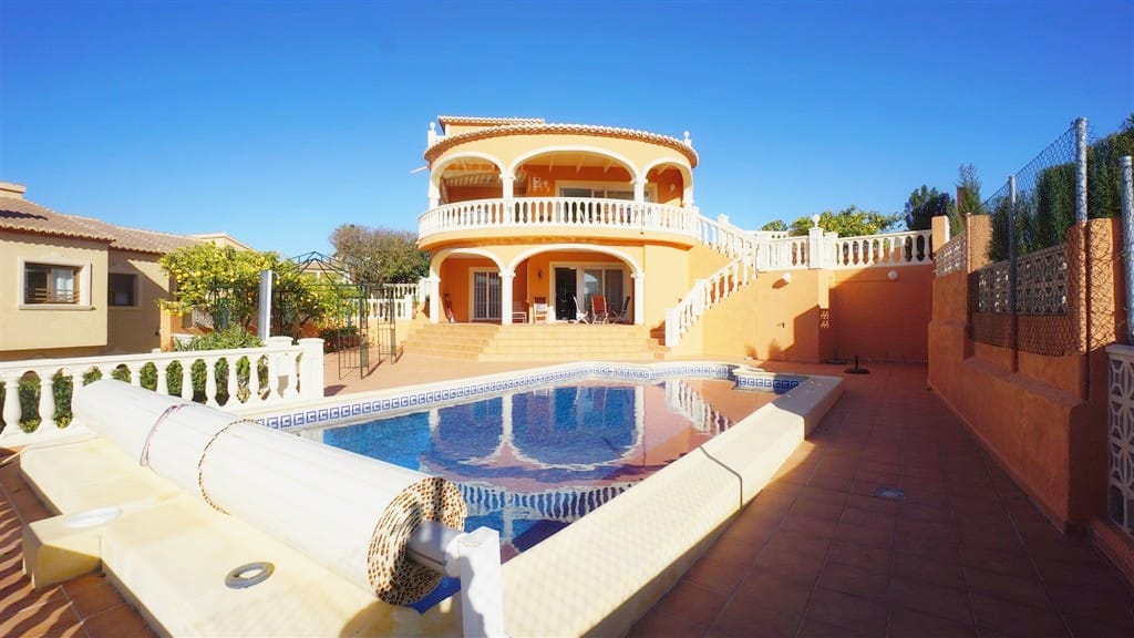 Venta. Villa en Calpe