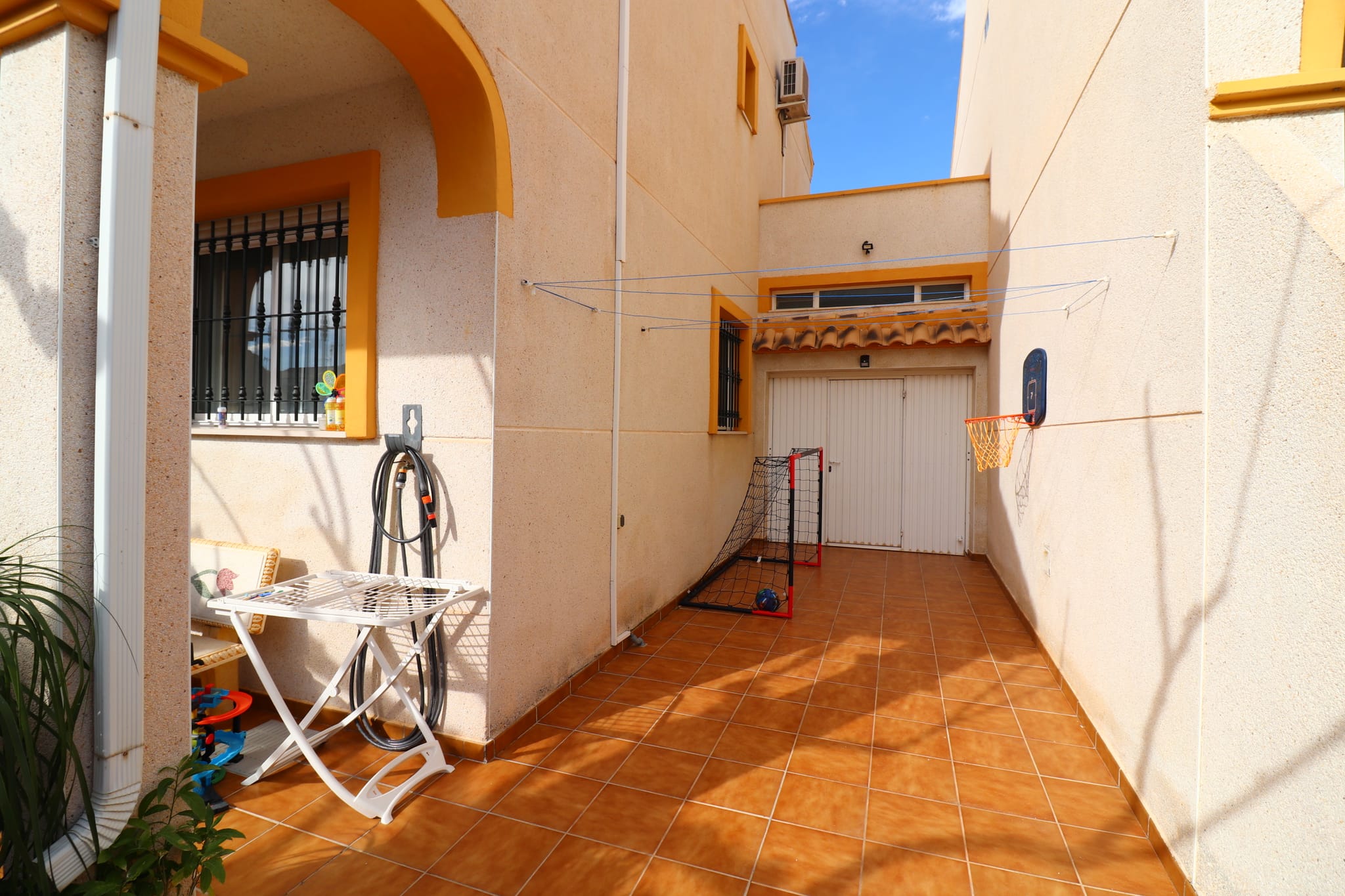 For Sale. Townhouse in Daya Nueva