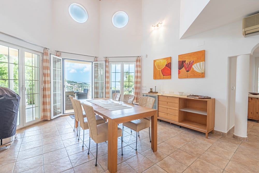 Verkoop. Villa in Javea