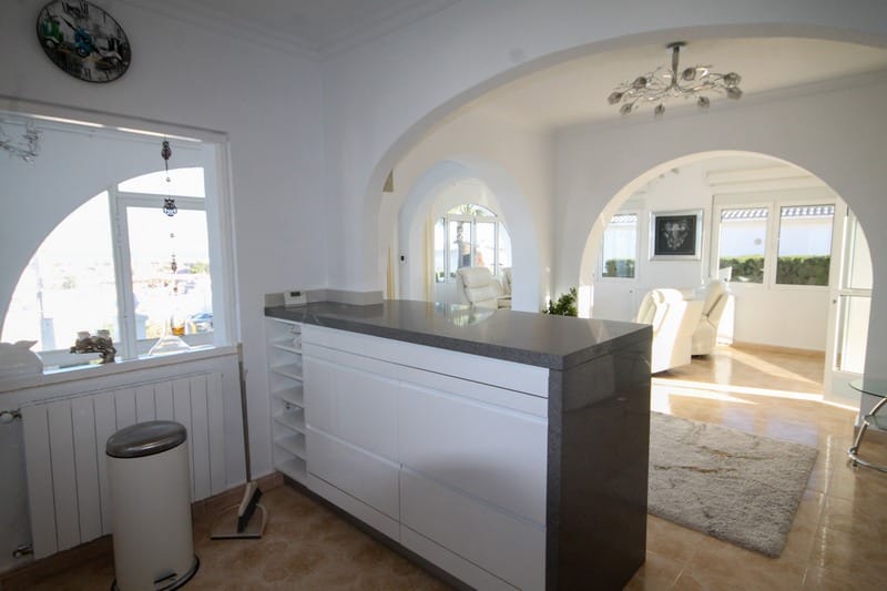 Venta. Villa en San Miguel de Salinas