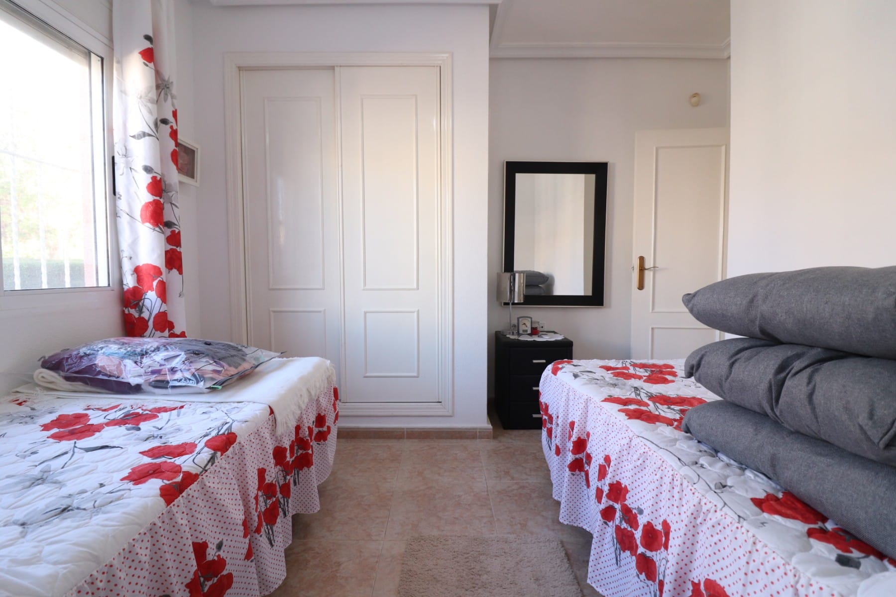 Venta. Villa en Algorfa