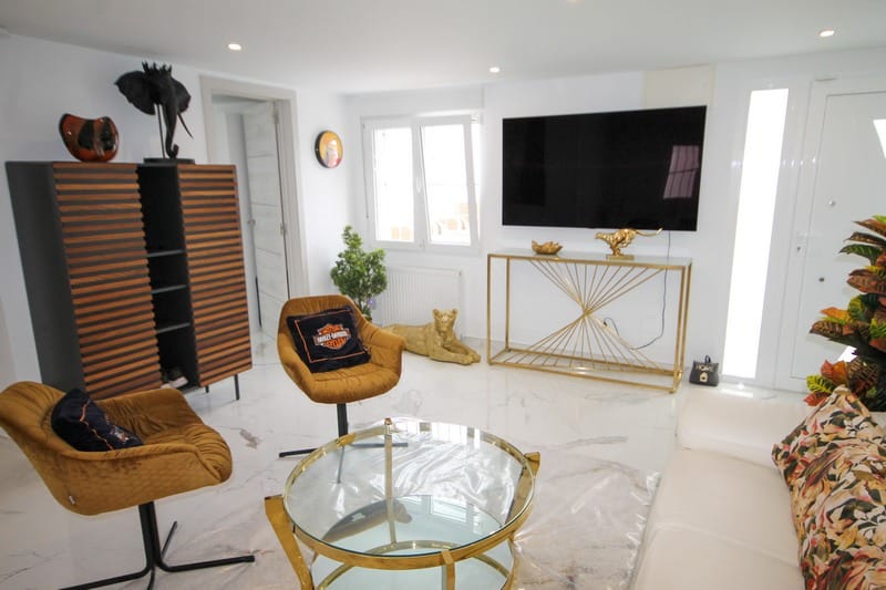 Venta. Villa en San Miguel de Salinas