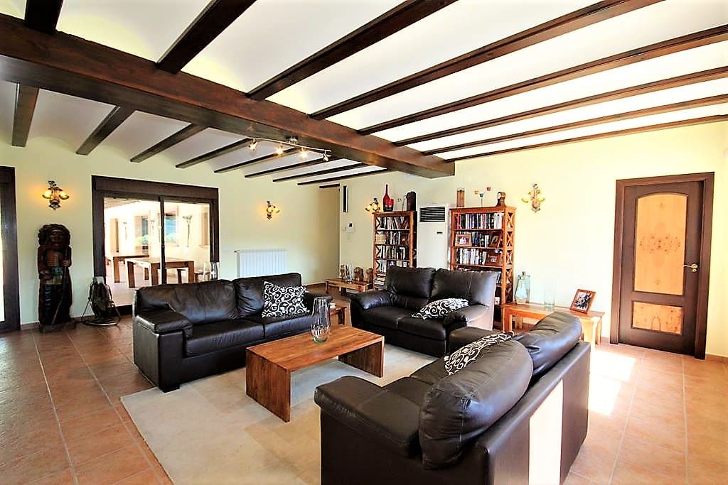 For Sale. Villa in Lliber