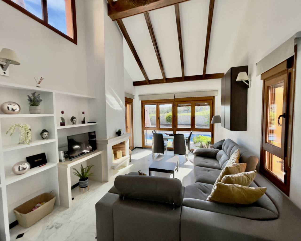 Venta. Villa en Algorfa