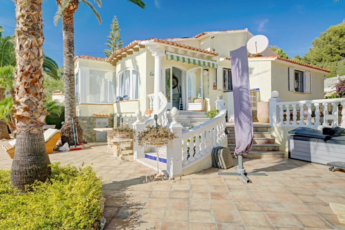 For Sale. Villa in