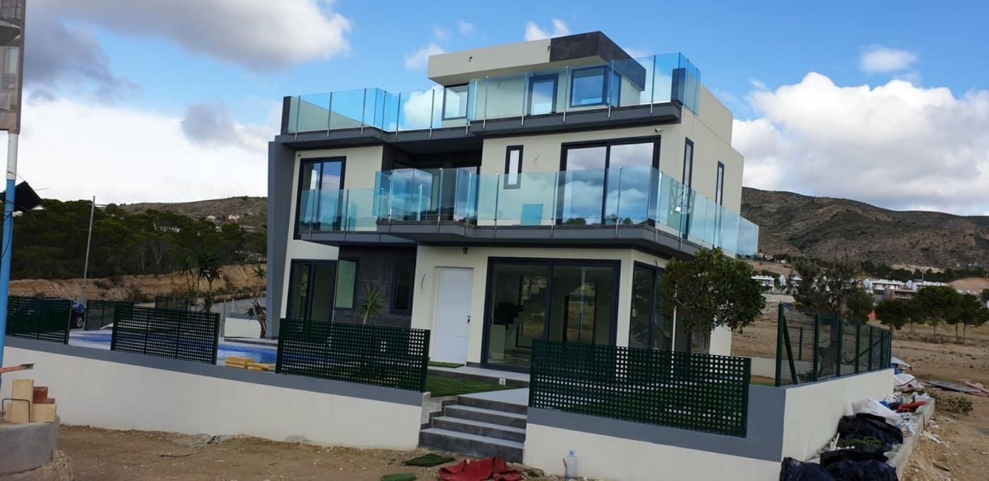Venta. Villa en Finestrat