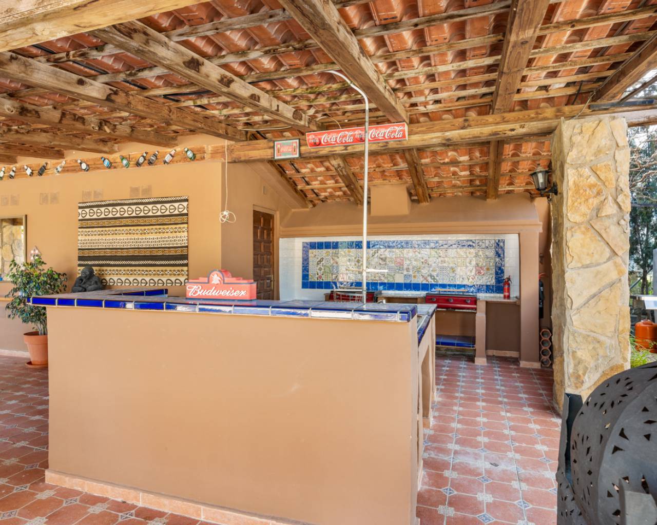 Venta. Villa en Catral