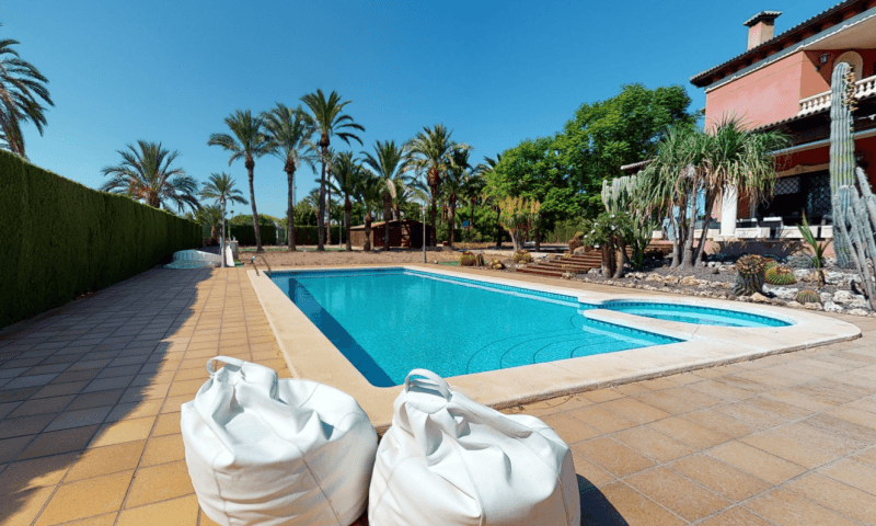 Venta. Villa en Elche