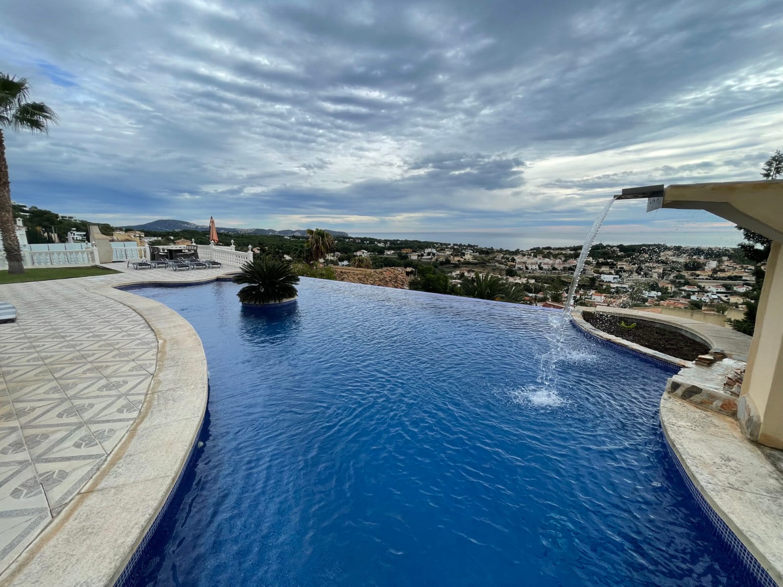 Villa de lujo con vista al mar en venta en Calpe
