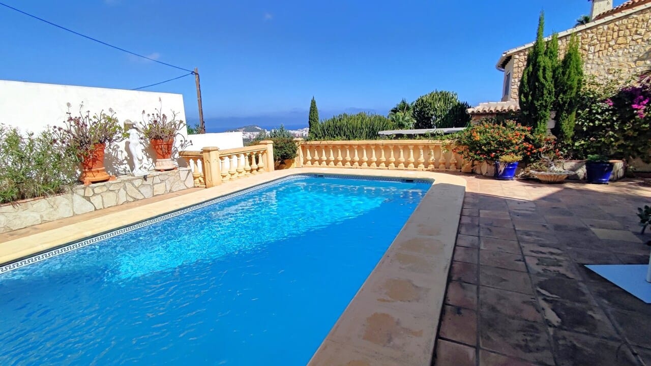 Venta. Villa en Denia