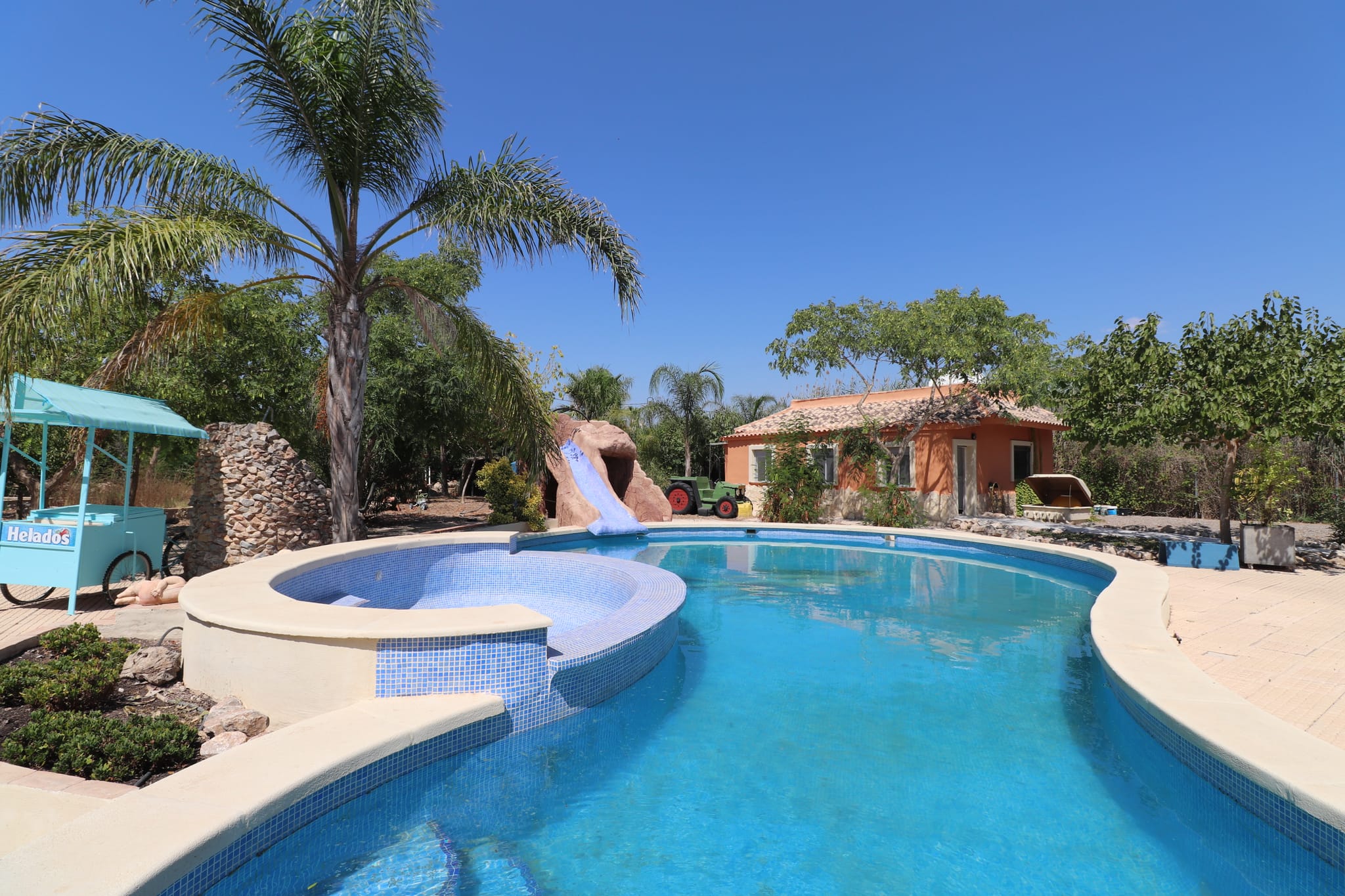 Venta. Finca en Catral