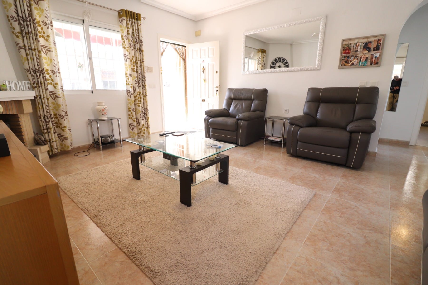 Venta. Villa en Algorfa