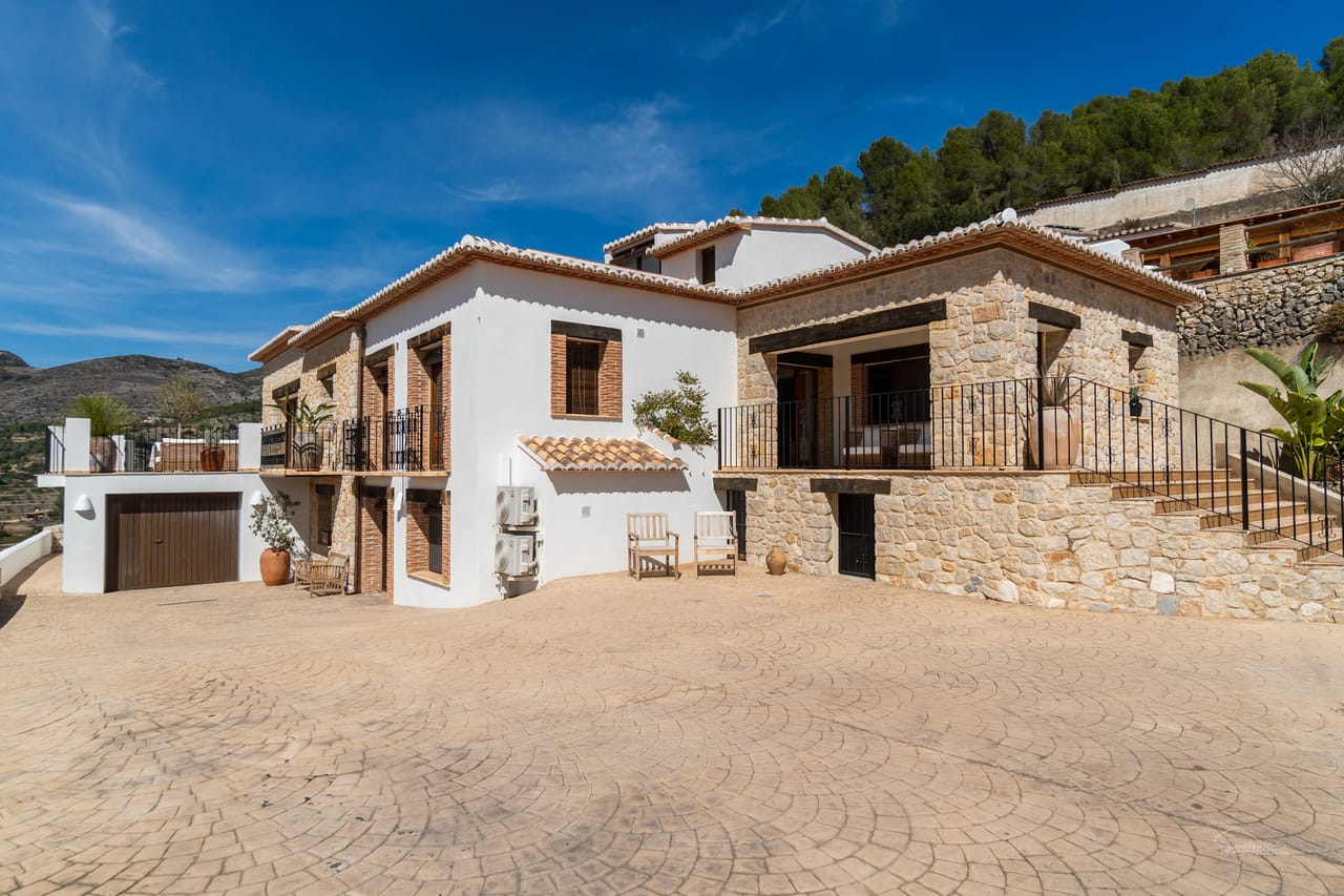 For Sale. Villa in Lliber