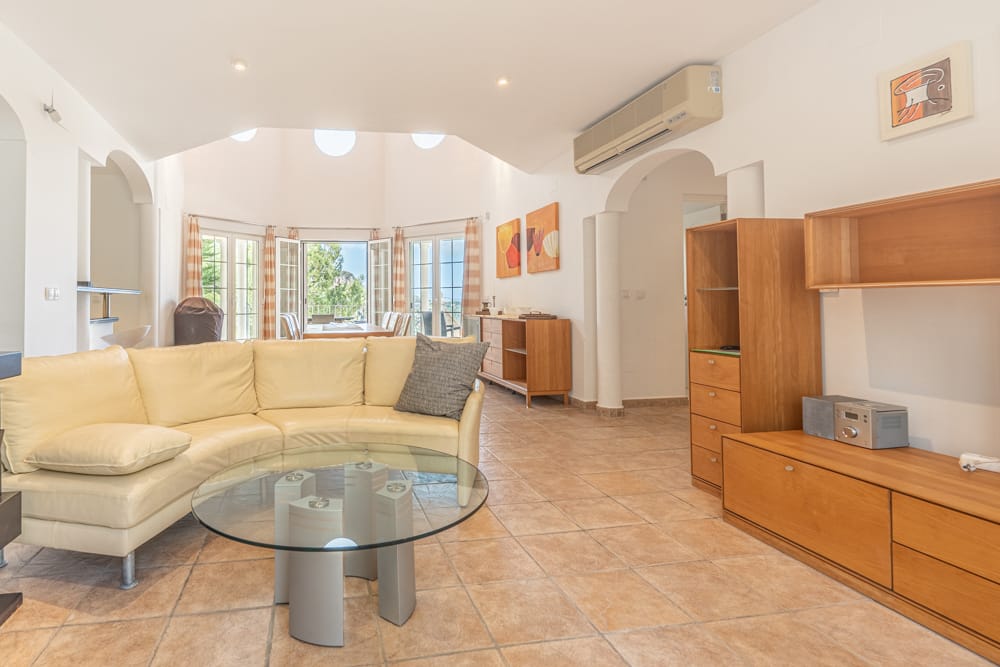 Verkoop. Villa in Javea