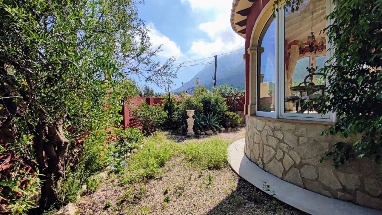 Venta. Villa en Denia
