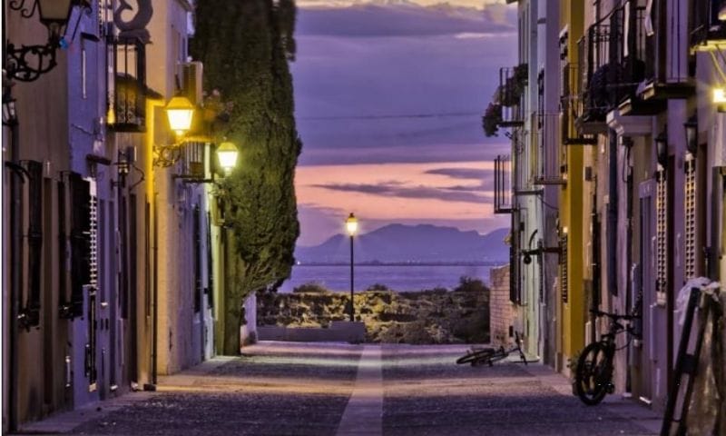 Venta. Villa en Alicante