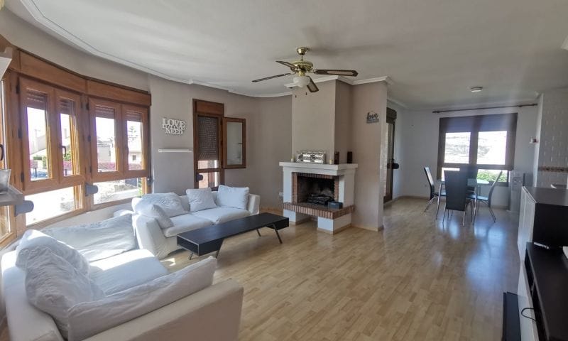 Venta. Villa en Algorfa