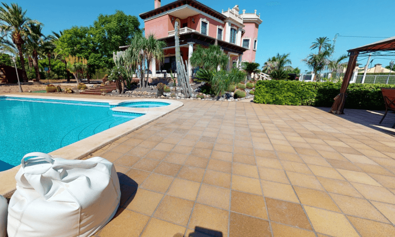Venta. Villa en Elche
