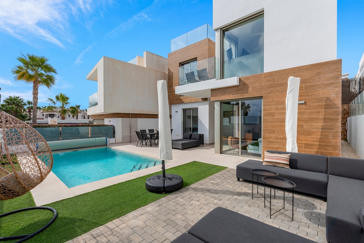 CBW-633 - Venta. Villa en Orihuela Costa