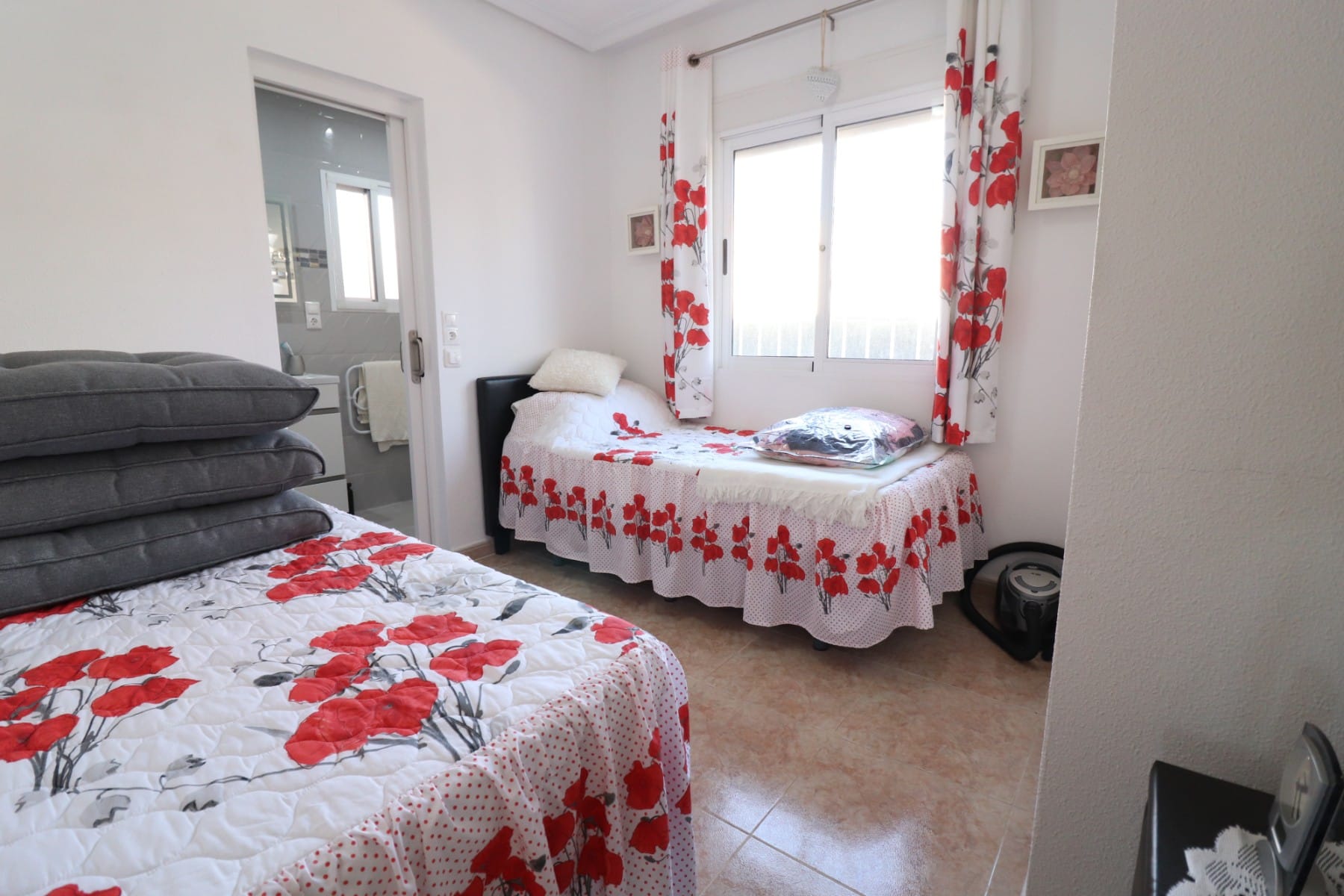 Venta. Villa en Algorfa