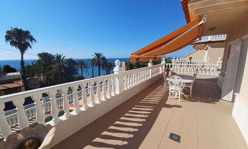 Venta. Villa en Torrevieja