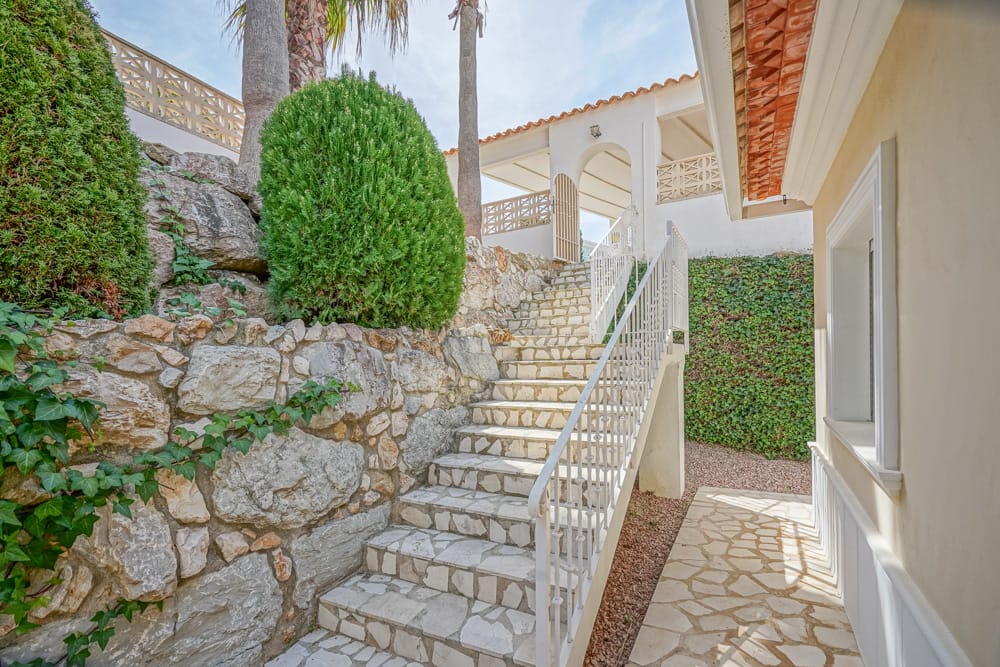 Verkoop. Villa in Javea