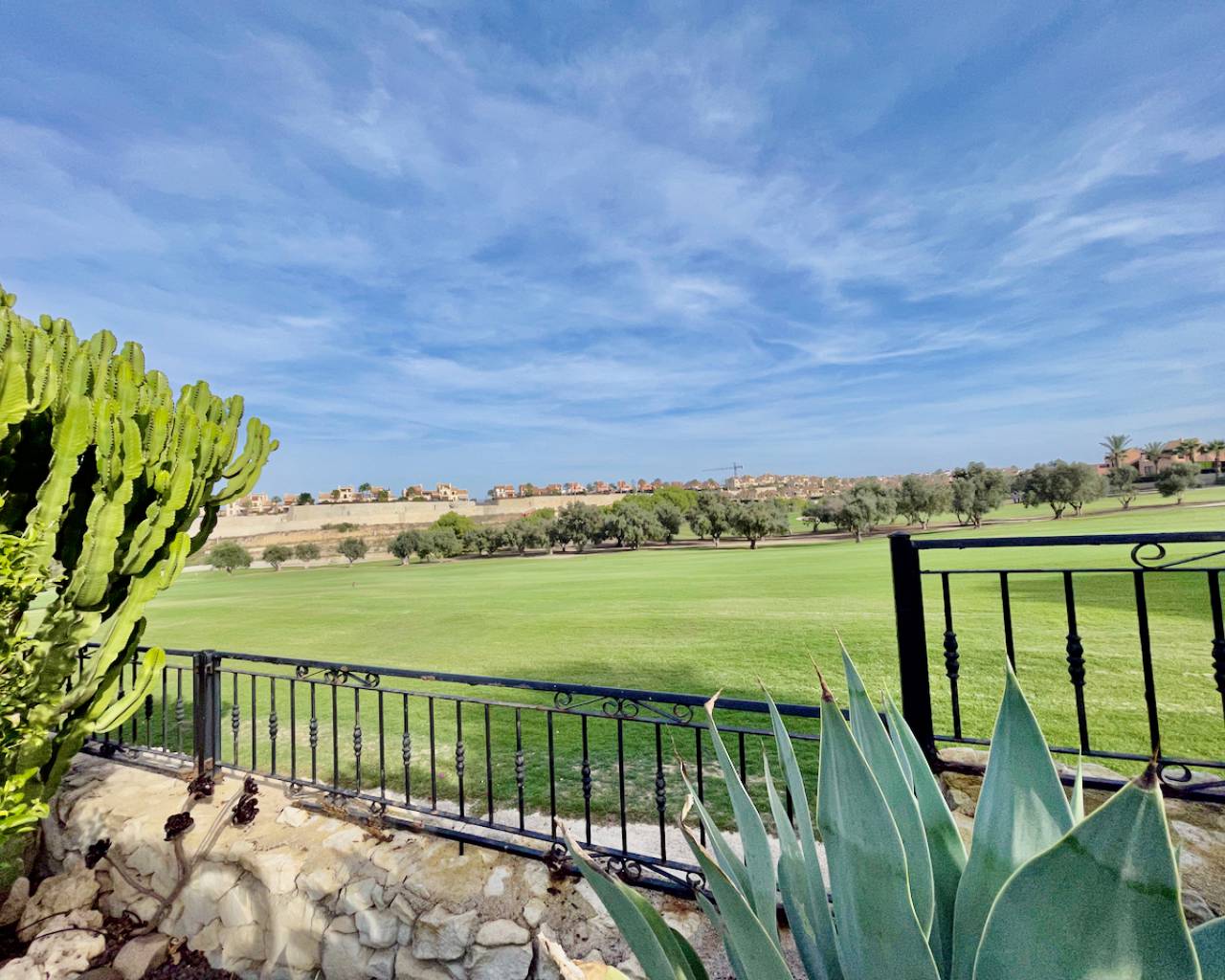 Venta. Villa en Algorfa