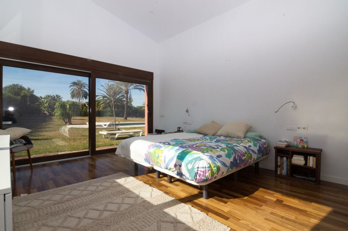 Mediterrane Villa mit großem Grundstück.