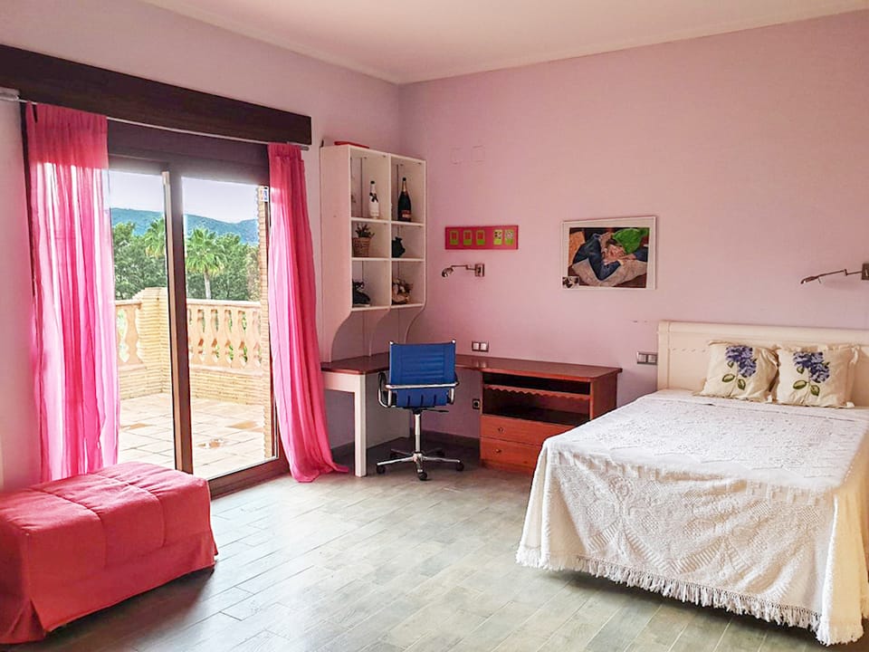 For Sale. Villa in Pedreguer