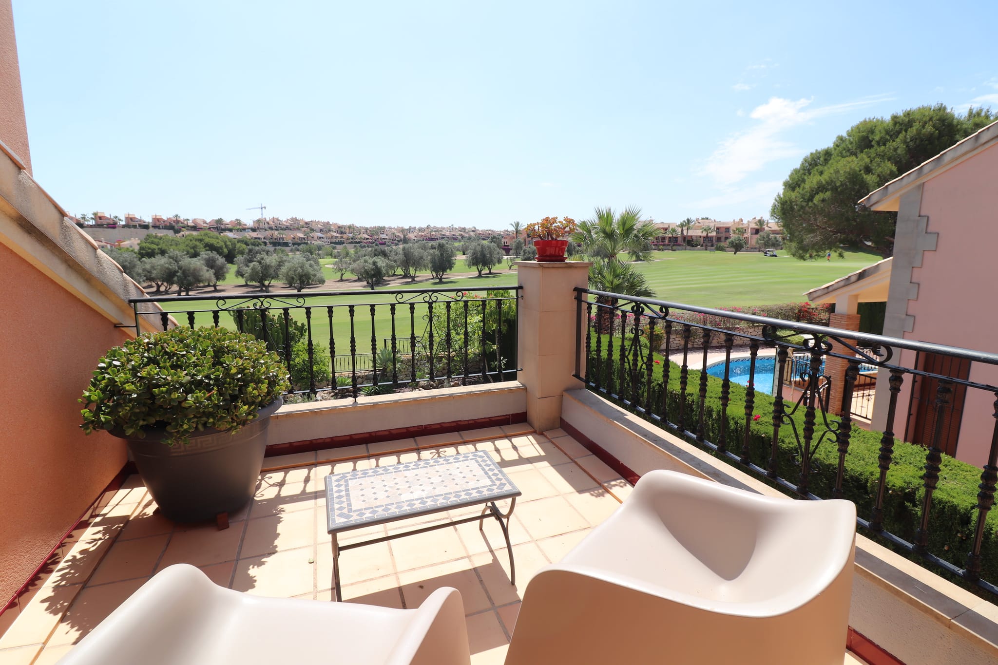 Venta. Villa en Algorfa