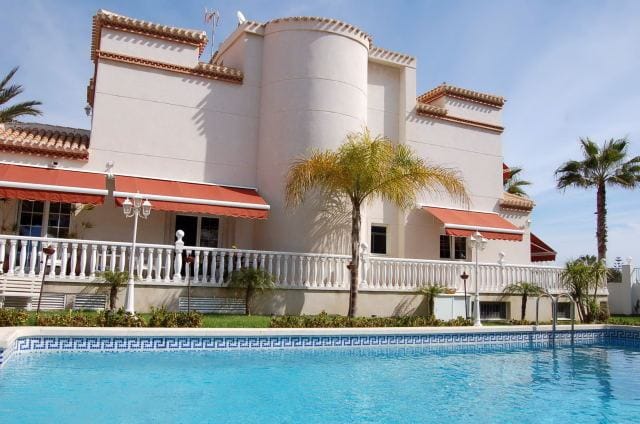 For Sale. Villa in Orihuela Costa
